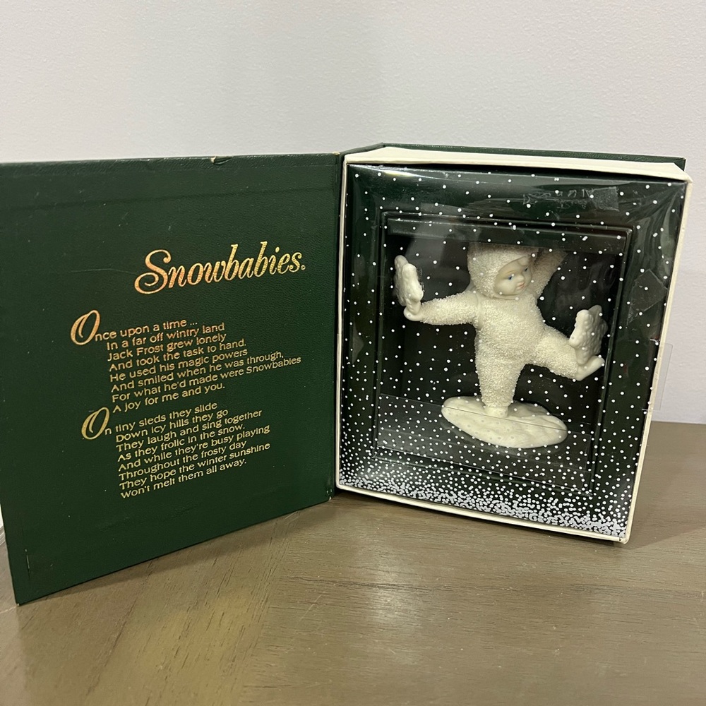 Department 56 Winter Tales of the Snowbabies “It’s Snowing”